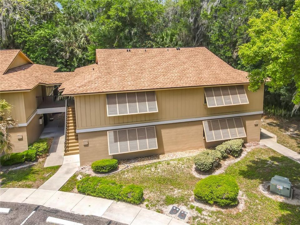 For Sale: $149,900 (2 beds, 2 baths, 897 Square Feet)