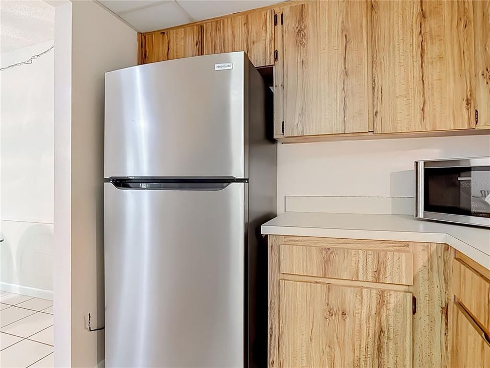 For Sale: $149,900 (2 beds, 2 baths, 897 Square Feet)