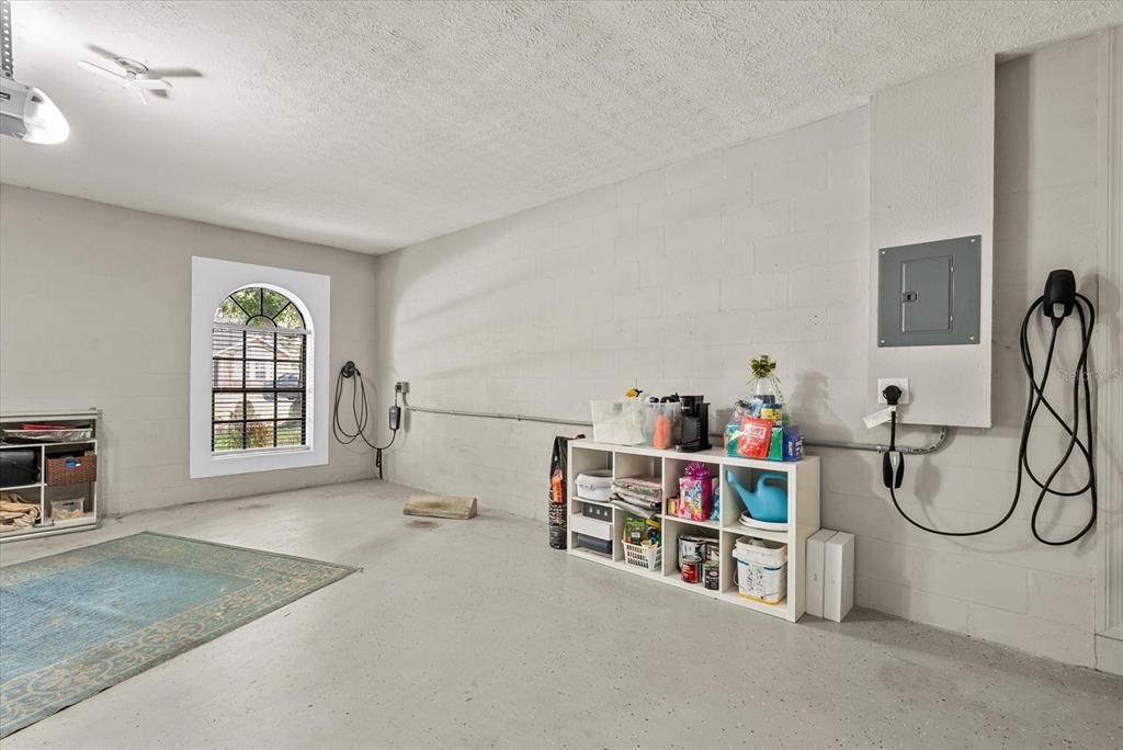 For Sale: $829,000 (5 beds, 3 baths, 2262 Square Feet)