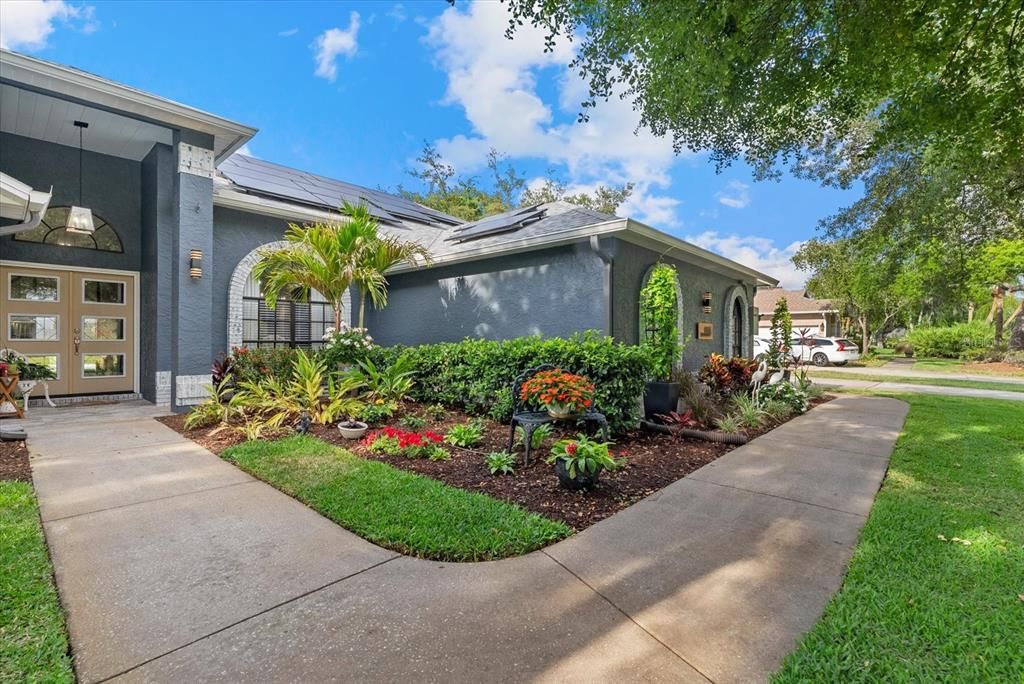For Sale: $829,000 (5 beds, 3 baths, 2262 Square Feet)