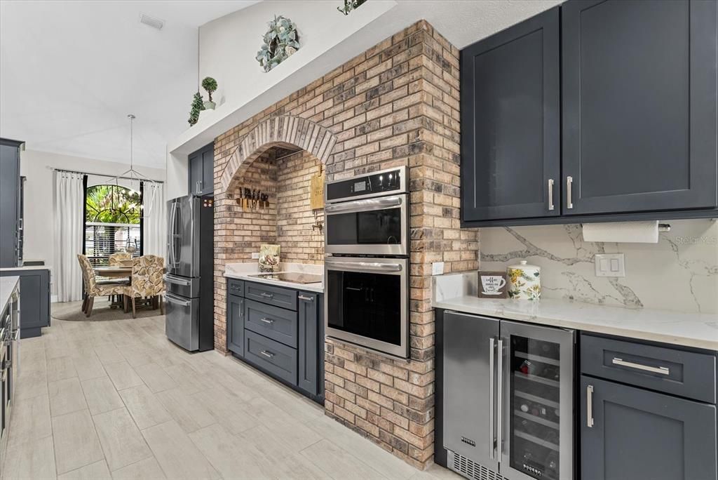 For Sale: $829,000 (5 beds, 3 baths, 2262 Square Feet)