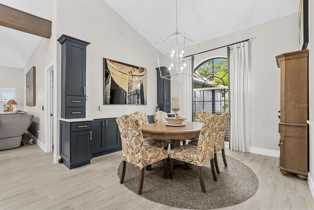 For Sale: $829,000 (5 beds, 3 baths, 2262 Square Feet)