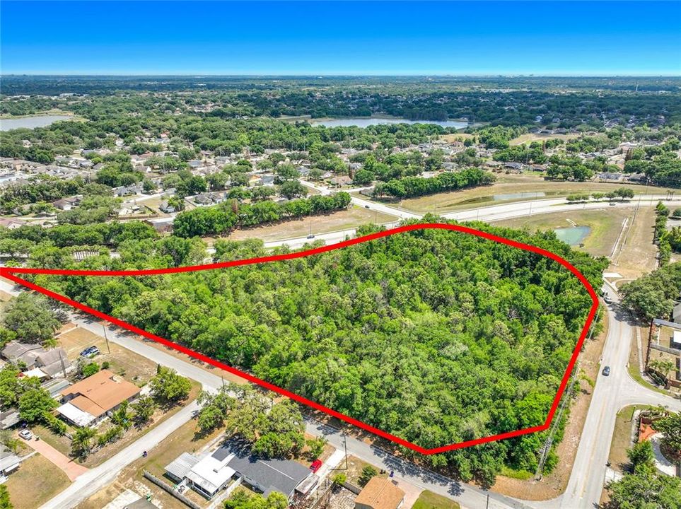 En Venta: $5,600,000 (6.92 acres)