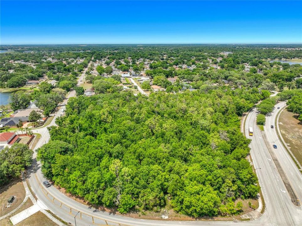 En Venta: $5,600,000 (6.92 acres)