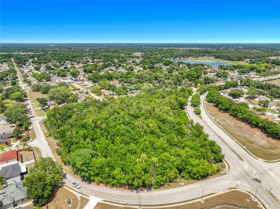 En Venta: $5,600,000 (6.92 acres)