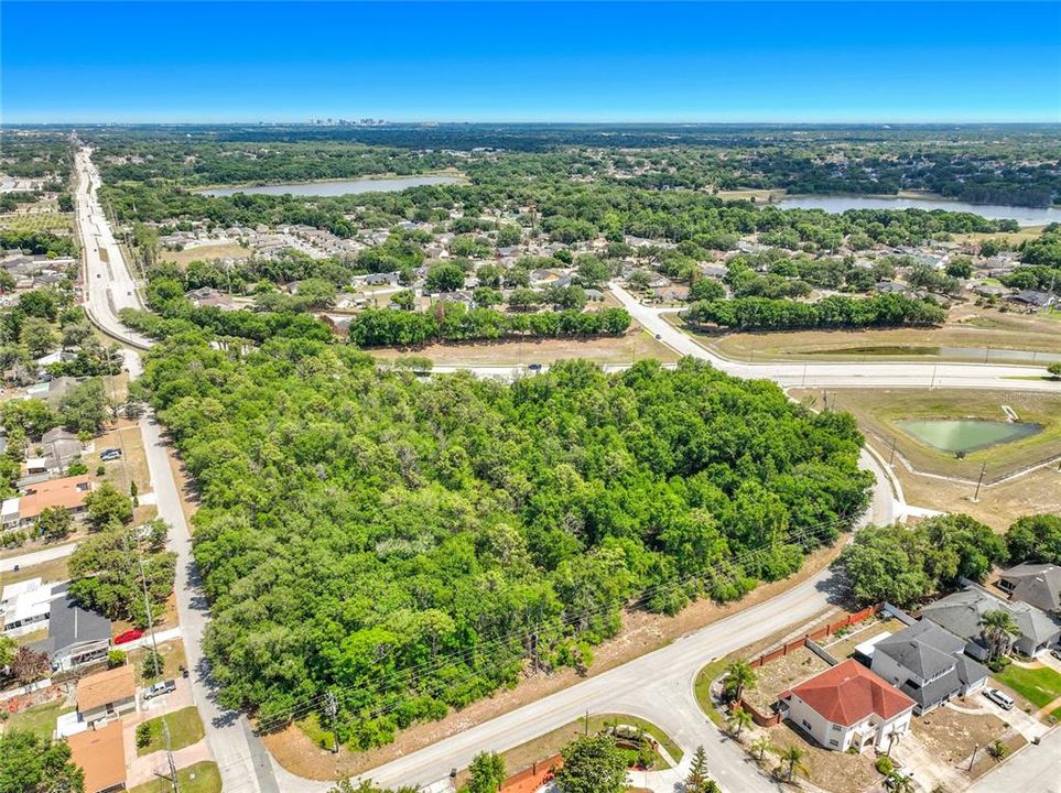 En Venta: $5,600,000 (6.92 acres)