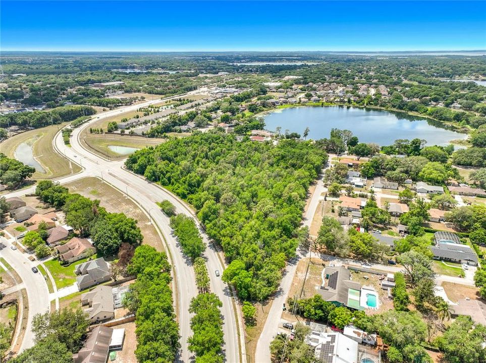 En Venta: $5,600,000 (6.92 acres)