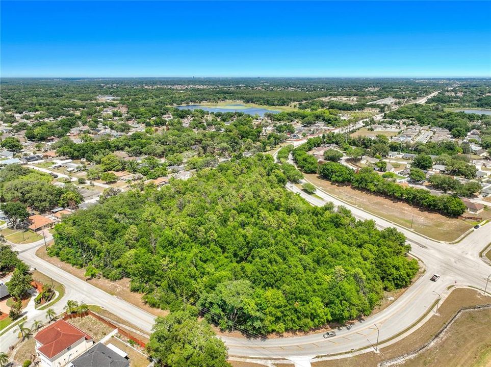En Venta: $5,600,000 (6.92 acres)