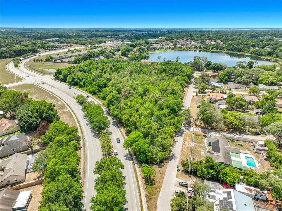 En Venta: $5,600,000 (6.92 acres)