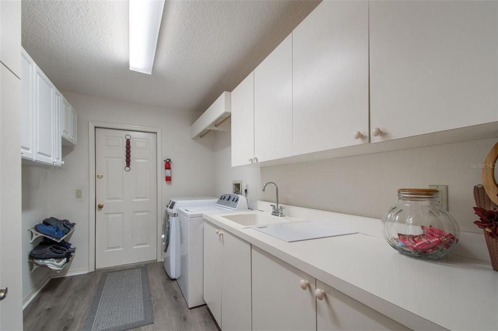 Activo con contrato: $650,000 (4 camas, 3 baños, 2792 Pies cuadrados)