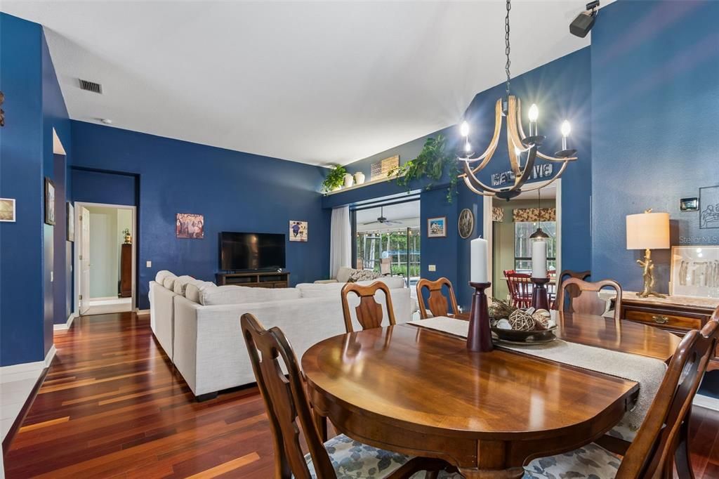 Activo con contrato: $650,000 (4 camas, 3 baños, 2792 Pies cuadrados)