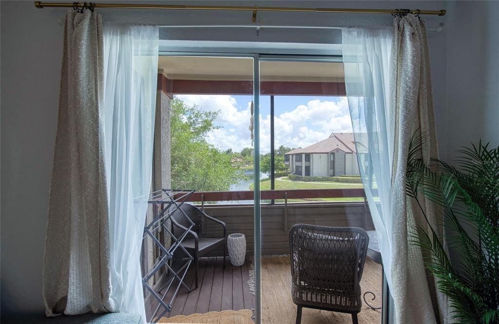 For Sale: $130,000 (1 beds, 1 baths, 729 Square Feet)