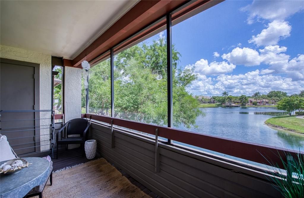 For Sale: $130,000 (1 beds, 1 baths, 729 Square Feet)