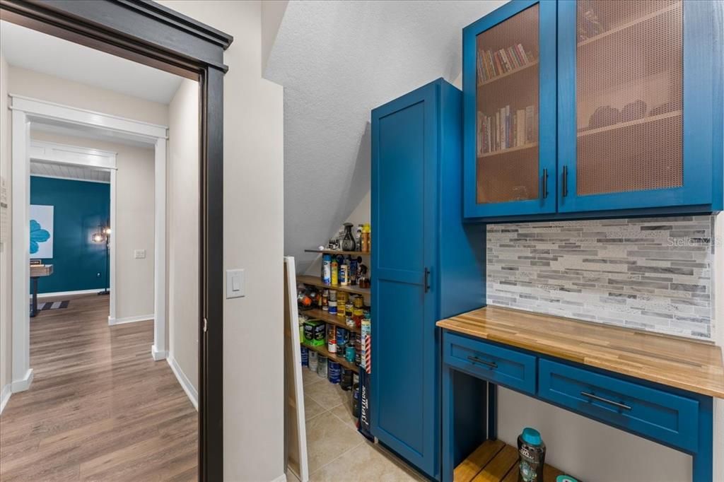 На продажу: $598,000 (5 спален, 3 ванн, 3316 Квадратных фут)