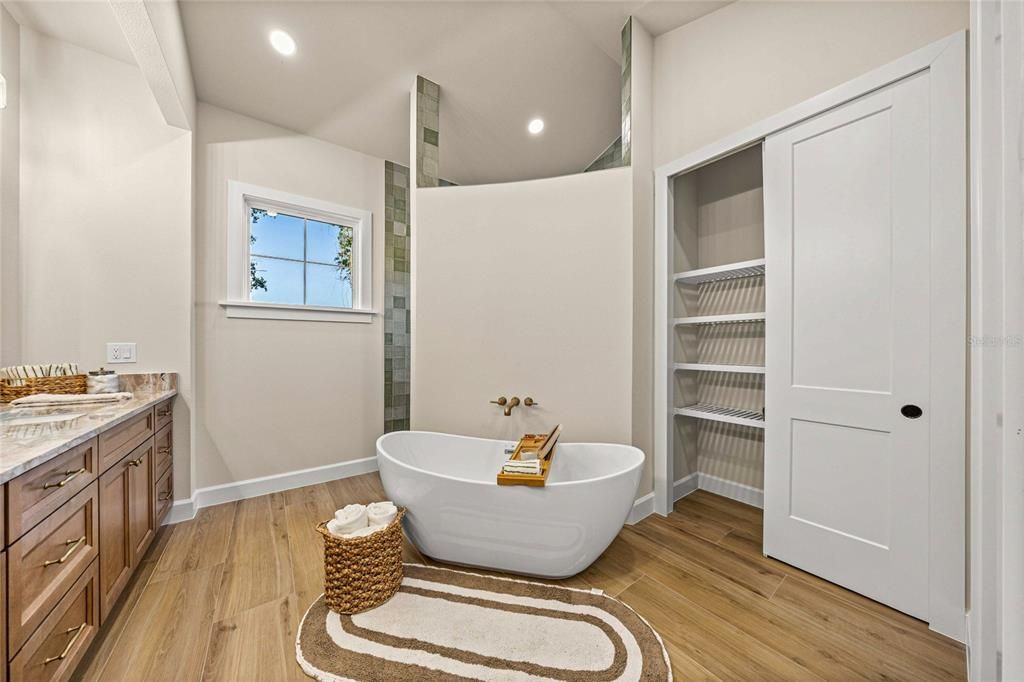 For Sale: $624,900 (4 beds, 3 baths, 2614 Square Feet)