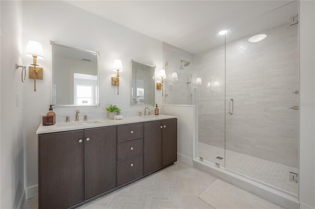 For Rent: $12,700 (4 beds, 3 baths, 2949 Square Feet)