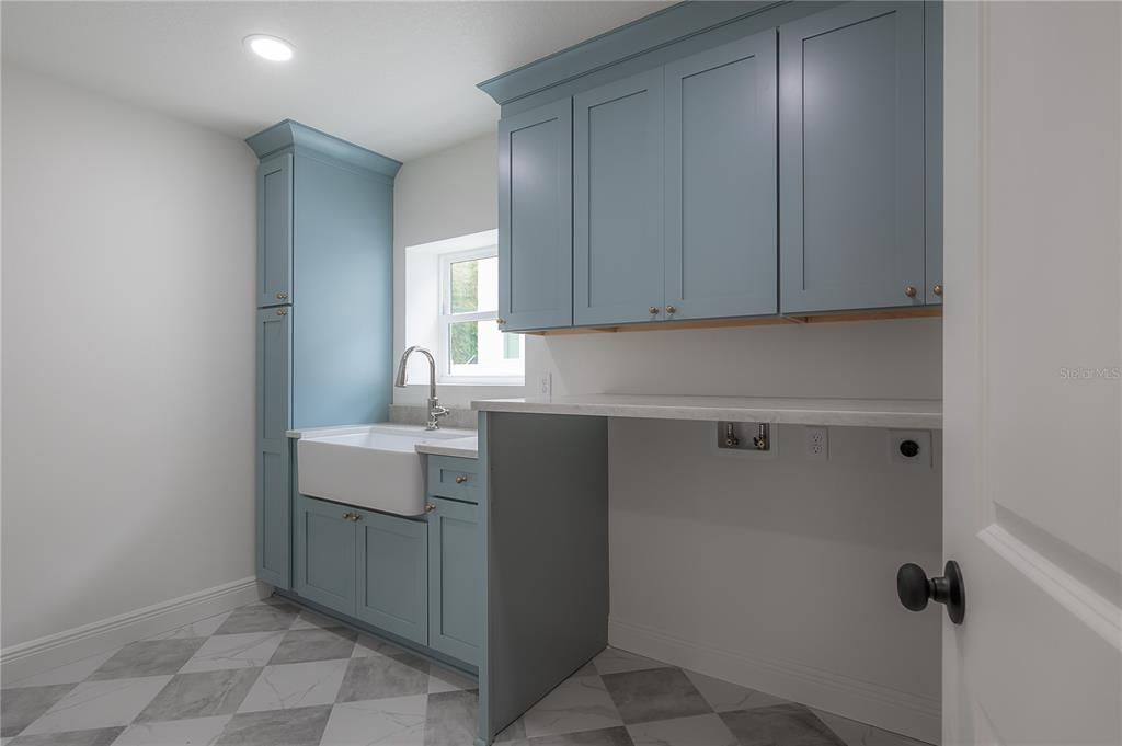 For Rent: $12,700 (4 beds, 3 baths, 2949 Square Feet)