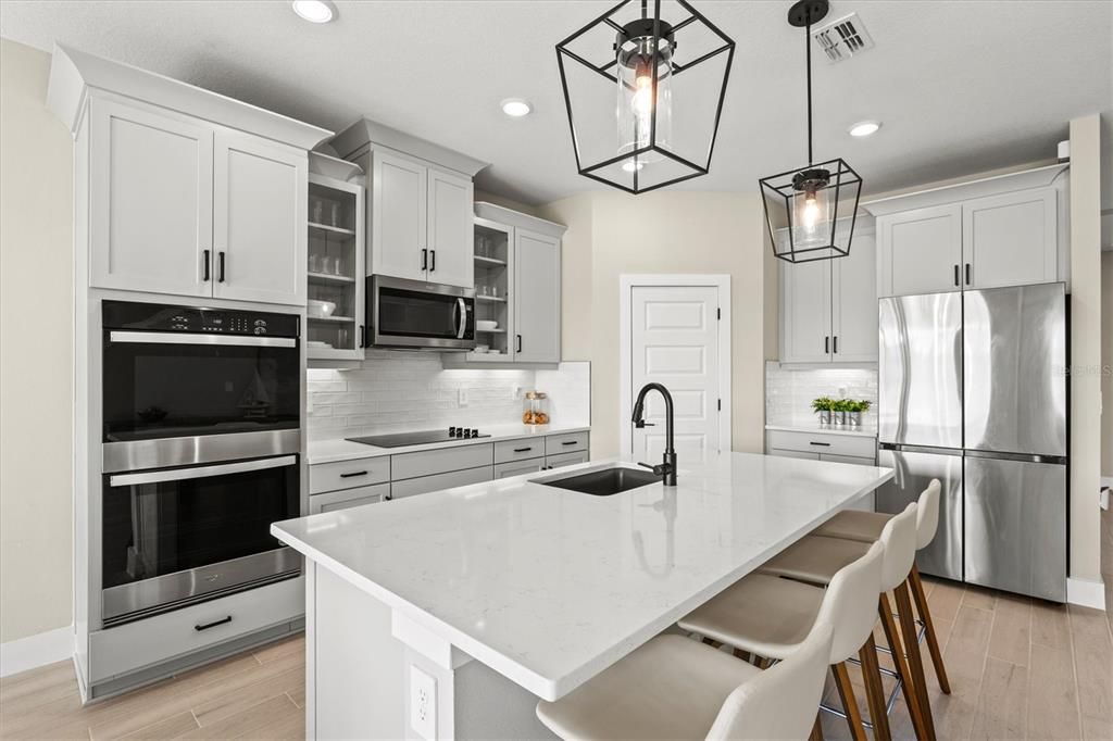 For Sale: $574,900 (5 beds, 3 baths, 2830 Square Feet)