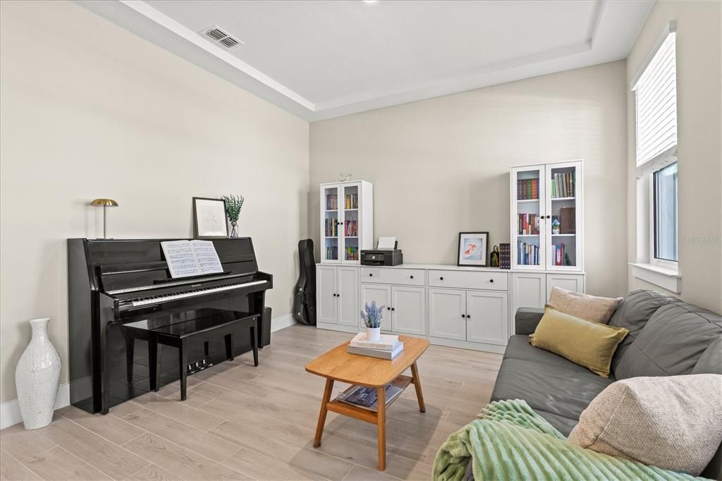 For Sale: $574,900 (5 beds, 3 baths, 2830 Square Feet)
