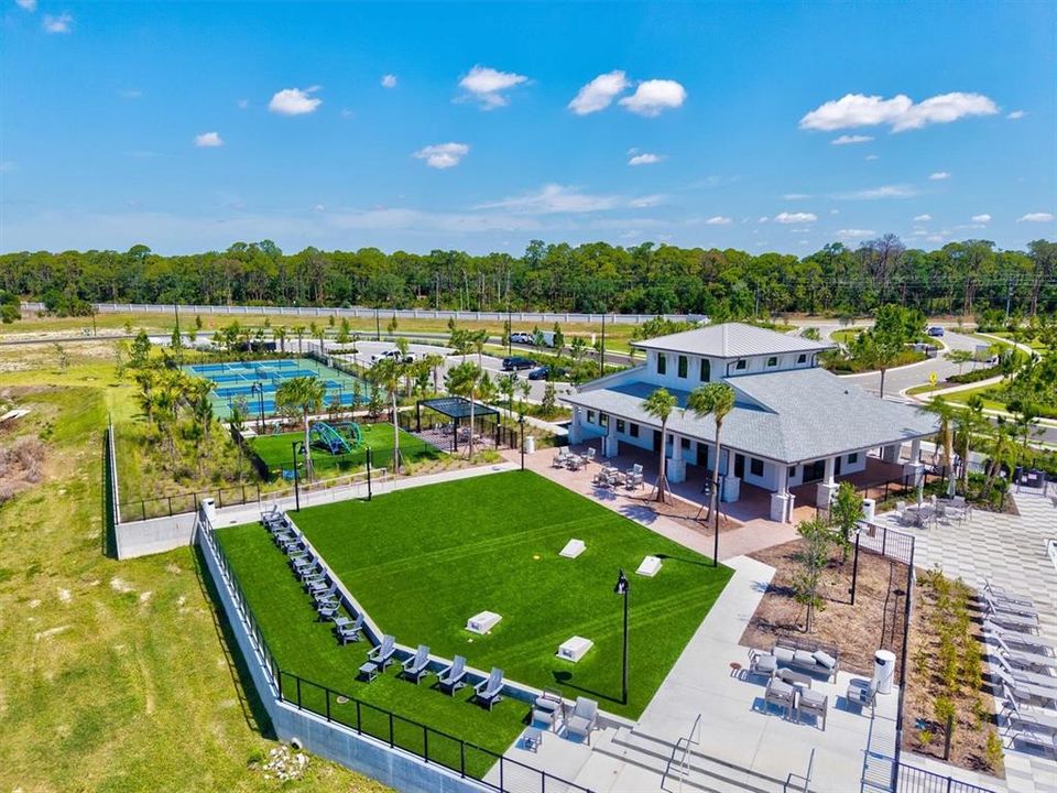 For Sale: $574,900 (5 beds, 3 baths, 2830 Square Feet)