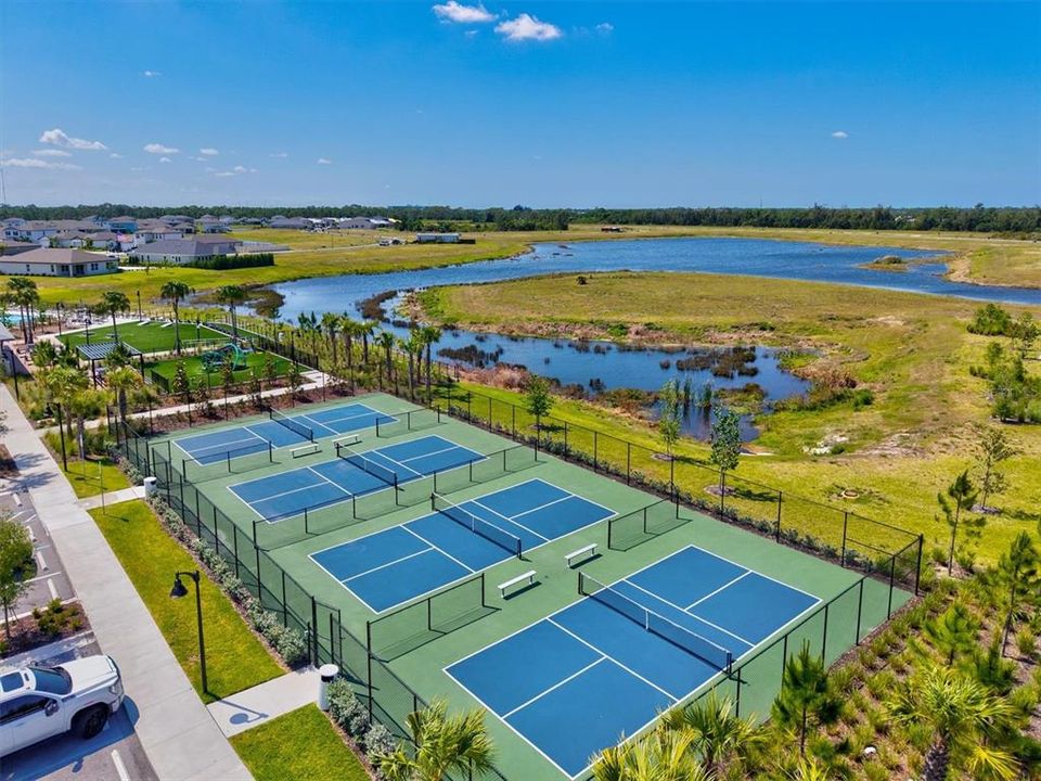 For Sale: $574,900 (5 beds, 3 baths, 2830 Square Feet)