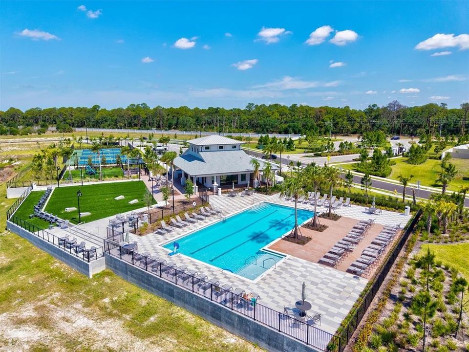 For Sale: $574,900 (5 beds, 3 baths, 2830 Square Feet)
