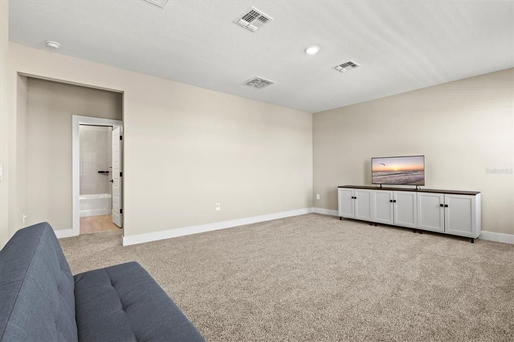 For Sale: $574,900 (5 beds, 3 baths, 2830 Square Feet)