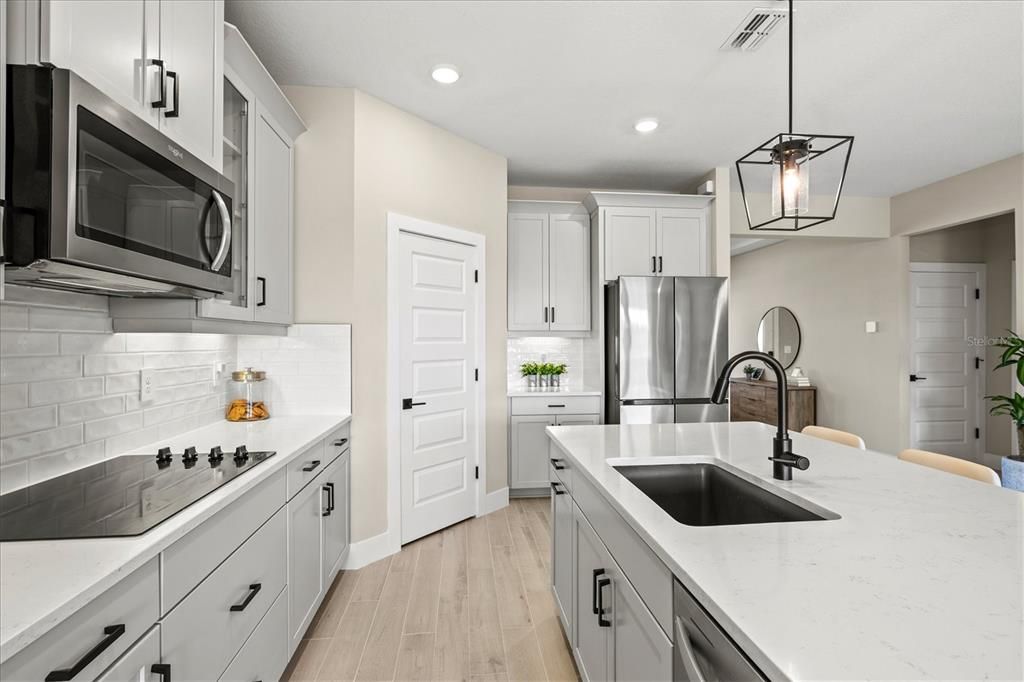 For Sale: $574,900 (5 beds, 3 baths, 2830 Square Feet)
