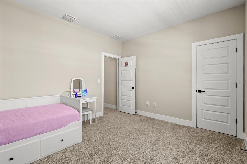 For Sale: $574,900 (5 beds, 3 baths, 2830 Square Feet)