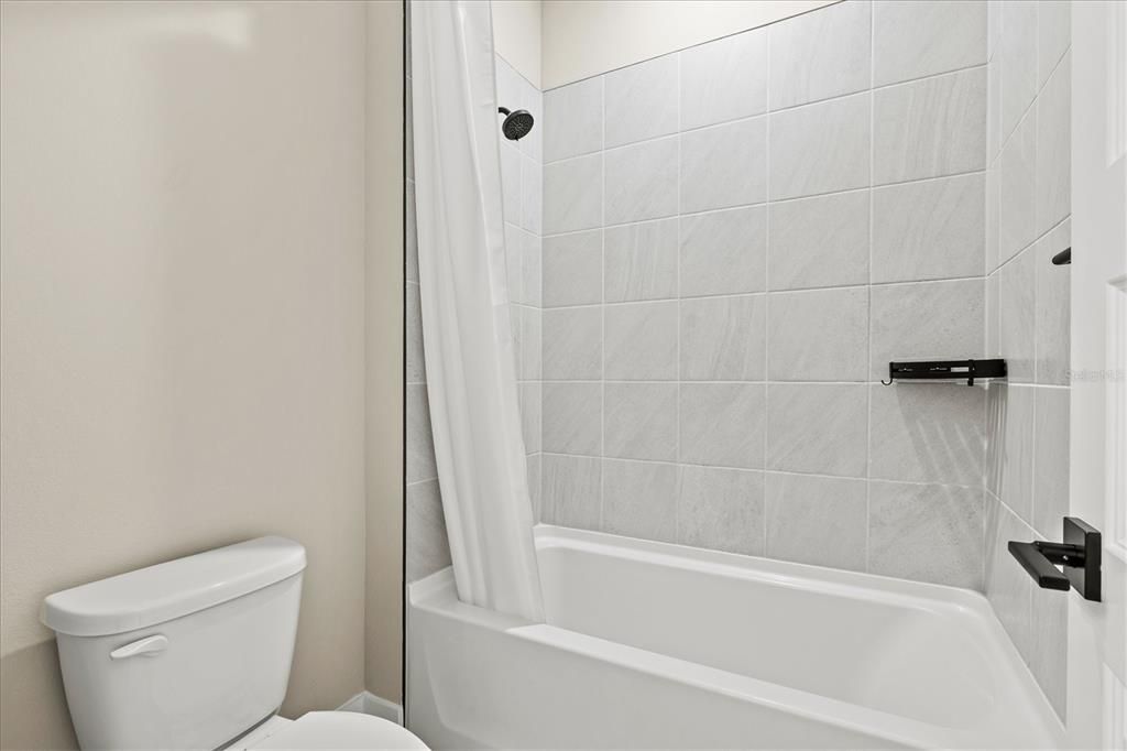For Sale: $574,900 (5 beds, 3 baths, 2830 Square Feet)