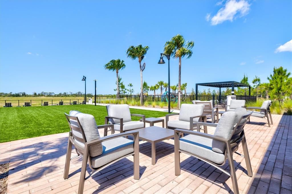 For Sale: $574,900 (5 beds, 3 baths, 2830 Square Feet)