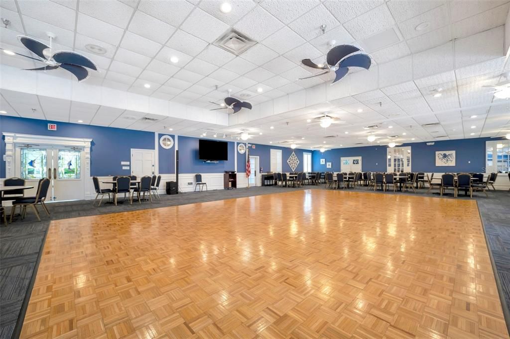 For Sale: $275,000 (2 beds, 2 baths, 1224 Square Feet)