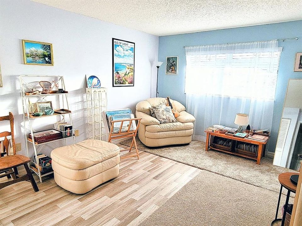 For Sale: $275,000 (2 beds, 2 baths, 1224 Square Feet)