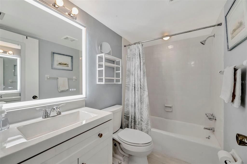 For Sale: $275,000 (2 beds, 2 baths, 1224 Square Feet)