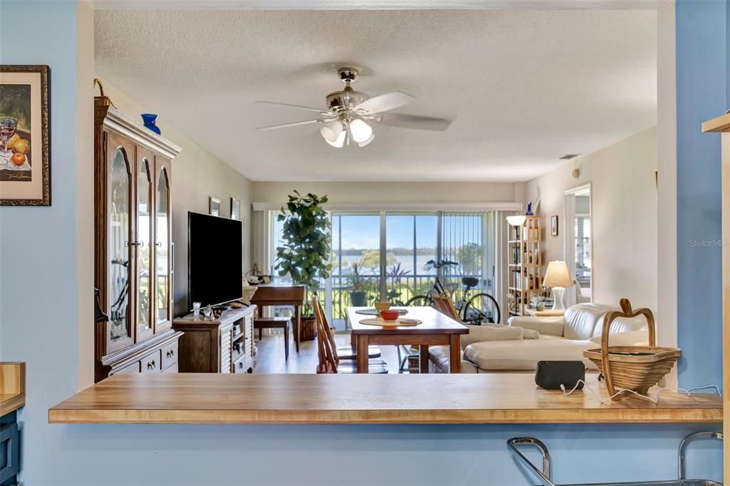 For Sale: $275,000 (2 beds, 2 baths, 1224 Square Feet)