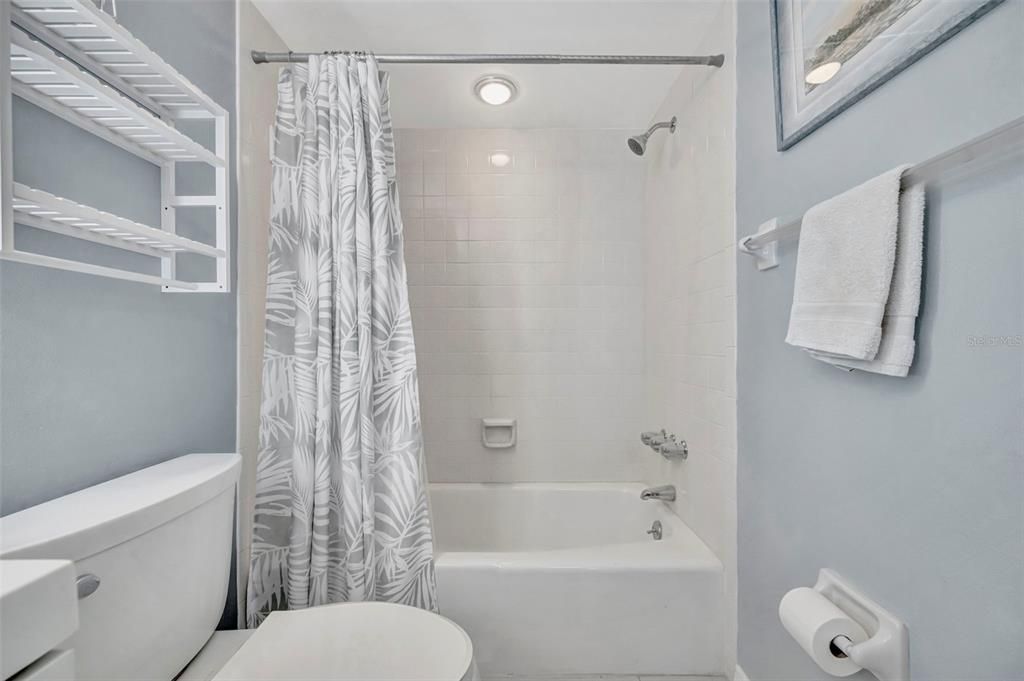 For Sale: $275,000 (2 beds, 2 baths, 1224 Square Feet)