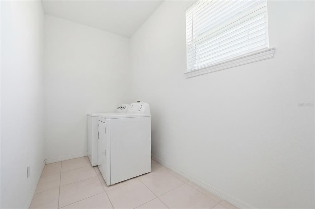 En Venta: $775,000 (5 camas, 3 baños, 4181 Pies cuadrados)