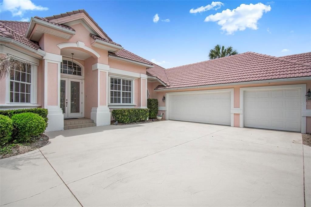 Activo con contrato: $1,499,000 (3 camas, 2 baños, 3102 Pies cuadrados)