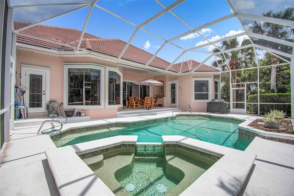 Activo con contrato: $1,499,000 (3 camas, 2 baños, 3102 Pies cuadrados)