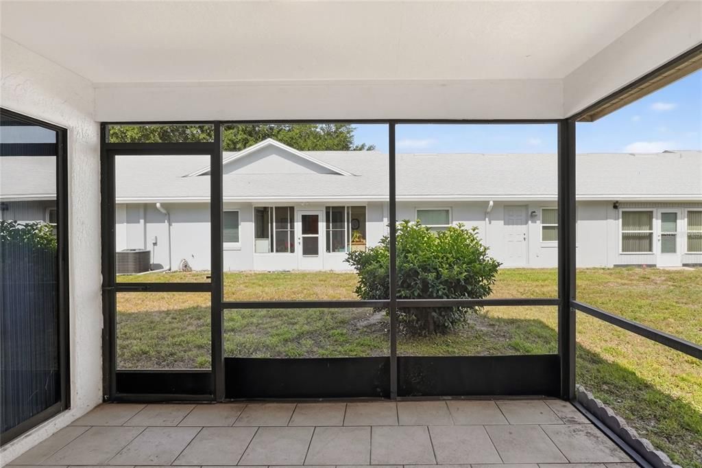 For Sale: $240,000 (2 beds, 2 baths, 1028 Square Feet)