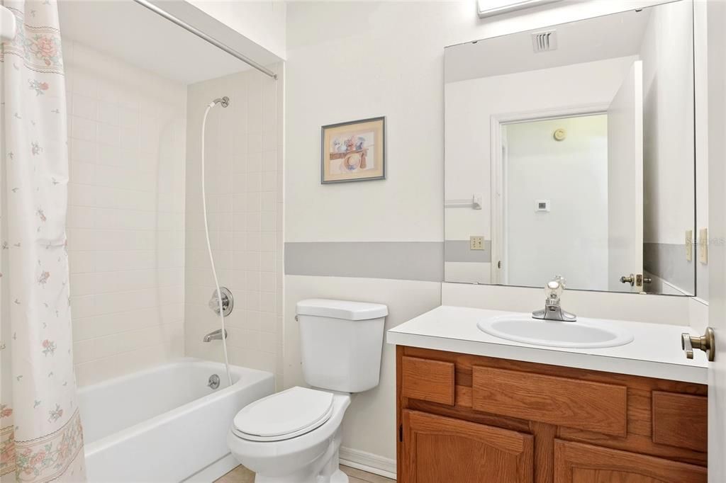 For Sale: $240,000 (2 beds, 2 baths, 1028 Square Feet)