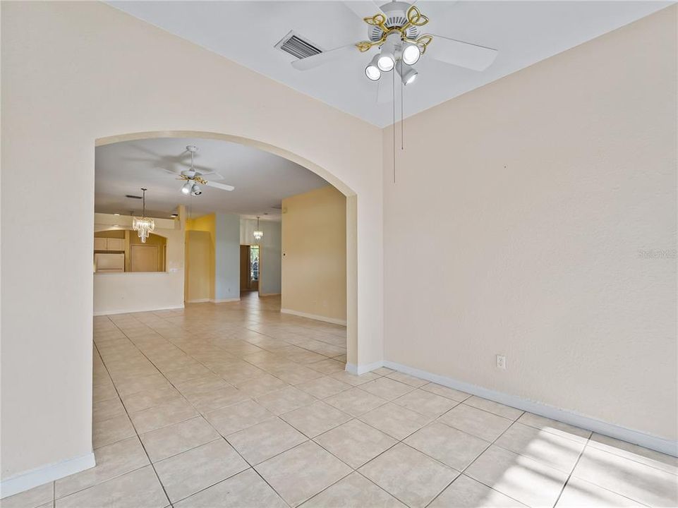 En Venta: $229,000 (3 camas, 2 baños, 1671 Pies cuadrados)