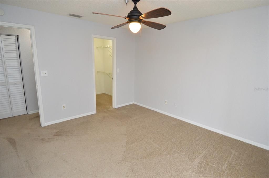 Active With Contract: $1,400 (1 beds, 1 baths, 729 Square Feet)