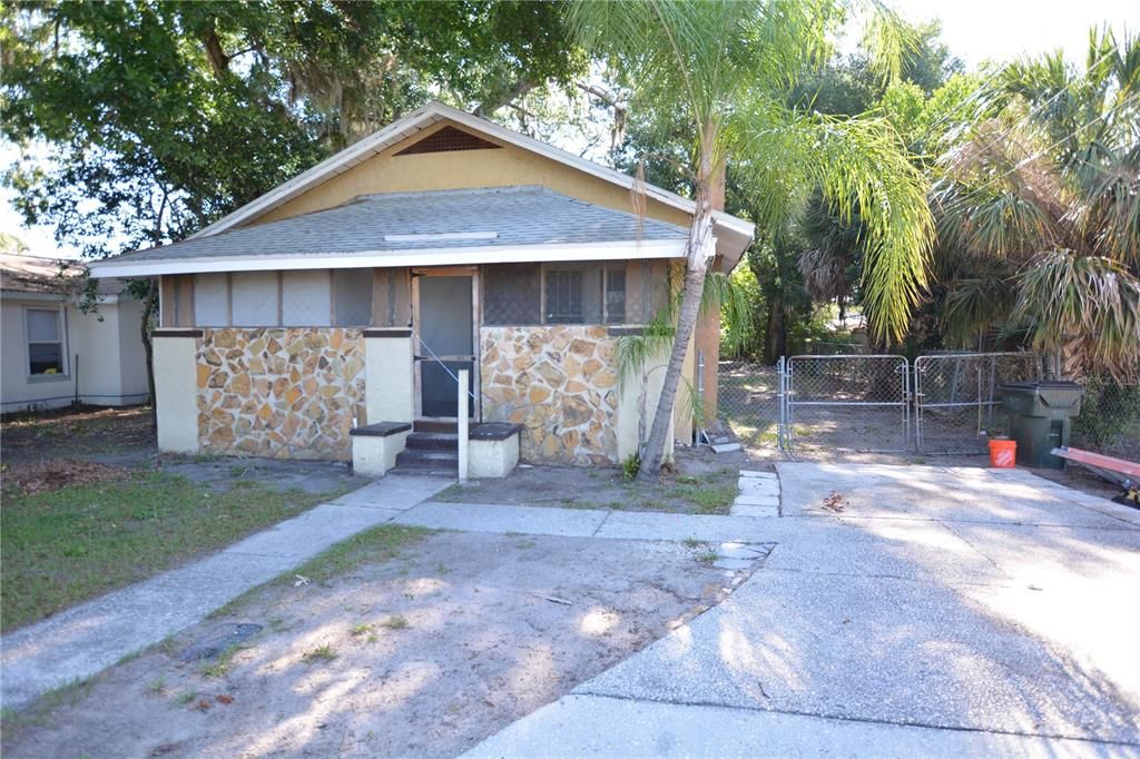 En Venta: $159,900 (3 camas, 2 baños, 892 Pies cuadrados)