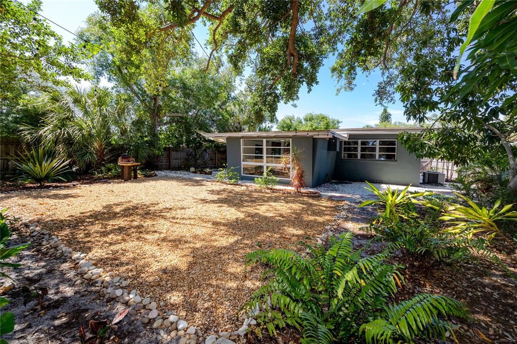 Active With Contract: $459,000 (3 beds, 2 baths, 1409 Square Feet)