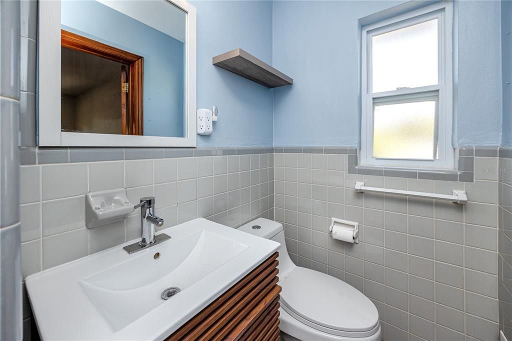 Active With Contract: $459,000 (3 beds, 2 baths, 1409 Square Feet)