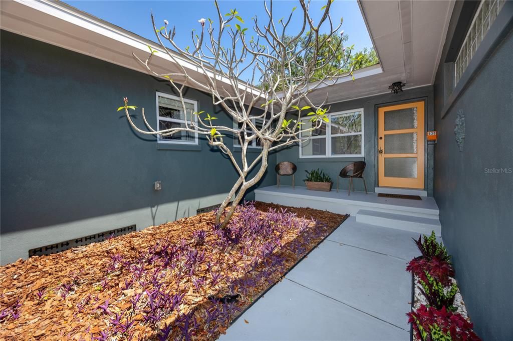 Active With Contract: $459,000 (3 beds, 2 baths, 1409 Square Feet)
