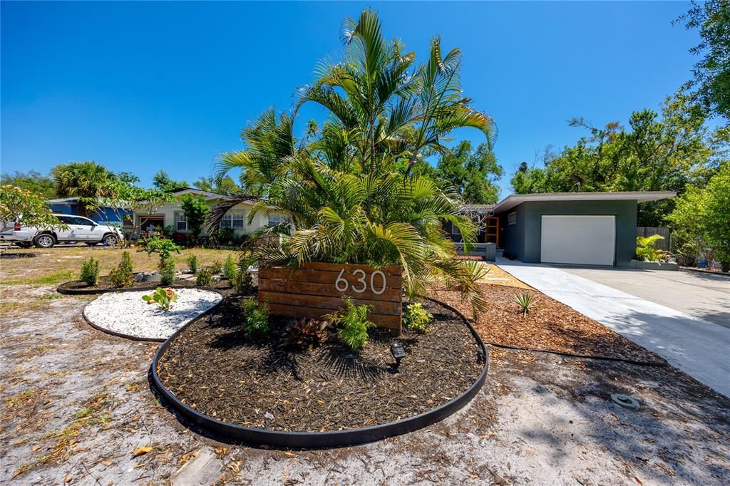 Active With Contract: $459,000 (3 beds, 2 baths, 1409 Square Feet)