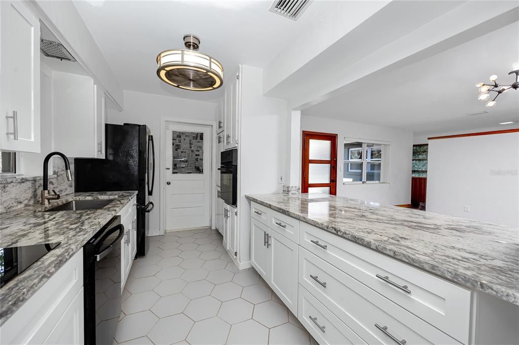 Active With Contract: $459,000 (3 beds, 2 baths, 1409 Square Feet)