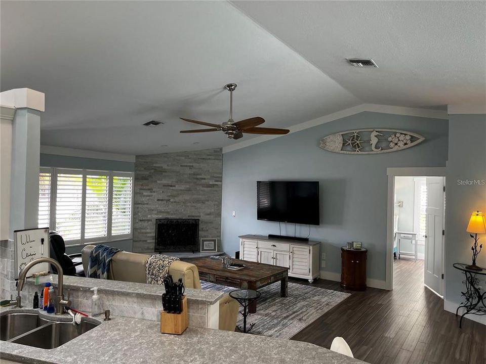 For Rent: $3,800 (3 beds, 2 baths, 1815 Square Feet)